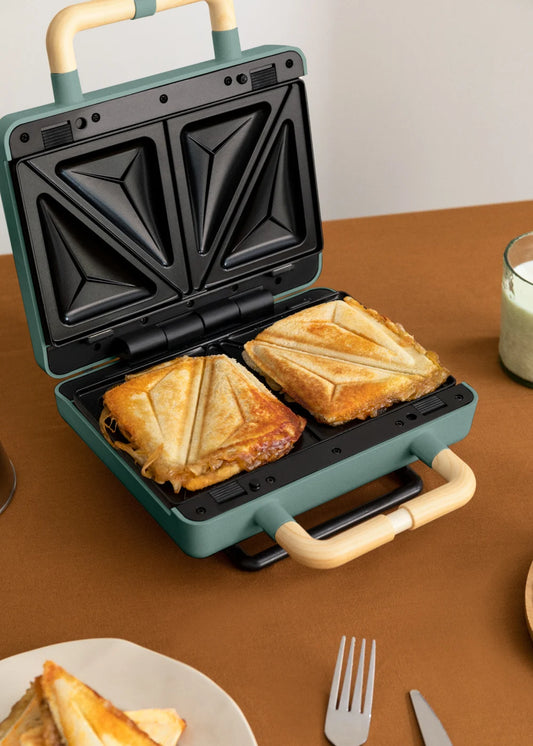 Máquina de waffles com placas intercambiáveis